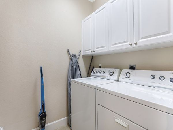 Naples Condo 1019874