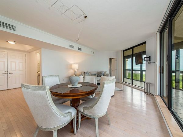 Naples Condo 1019876