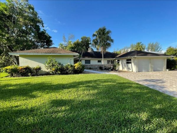 Naples Home 1019877