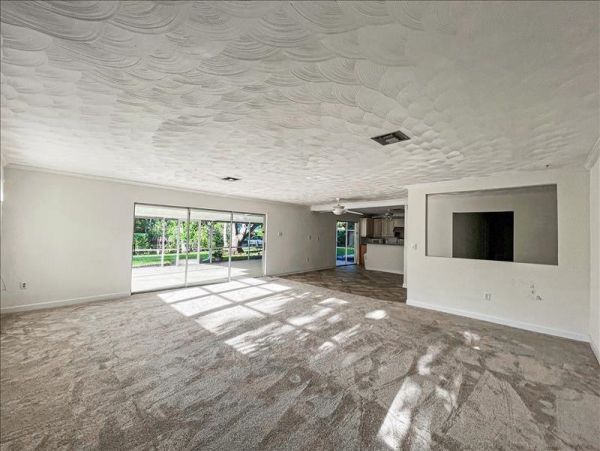 Naples Home 1019877