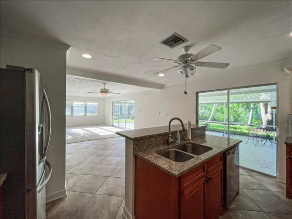 Naples Home 1019877