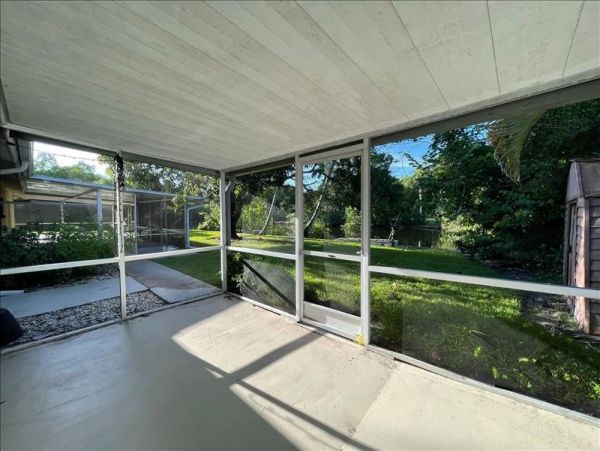 Naples Home 1019877