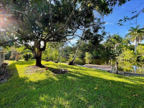 Naples Home 1019877