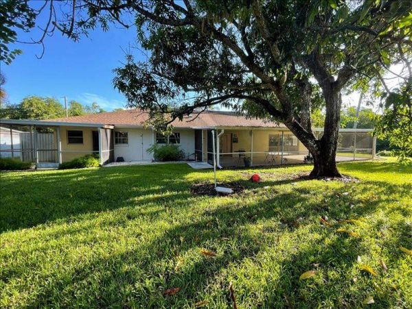 Naples Home 1019877