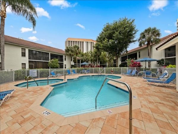 Naples Condo 1019879