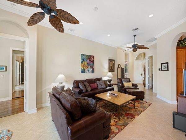 Naples Home 1019880