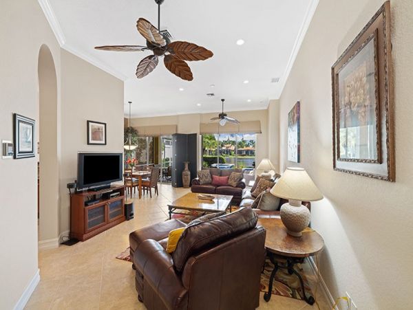 Naples Home 1019880