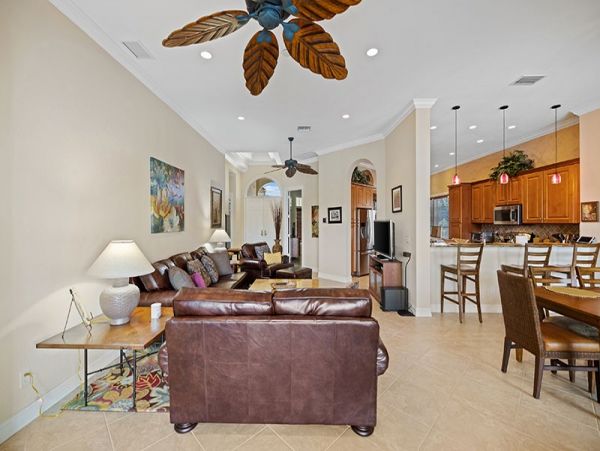 Naples Home 1019880