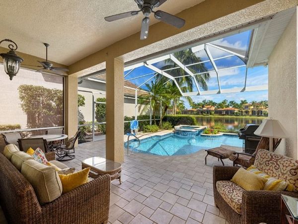 Naples Home 1019880