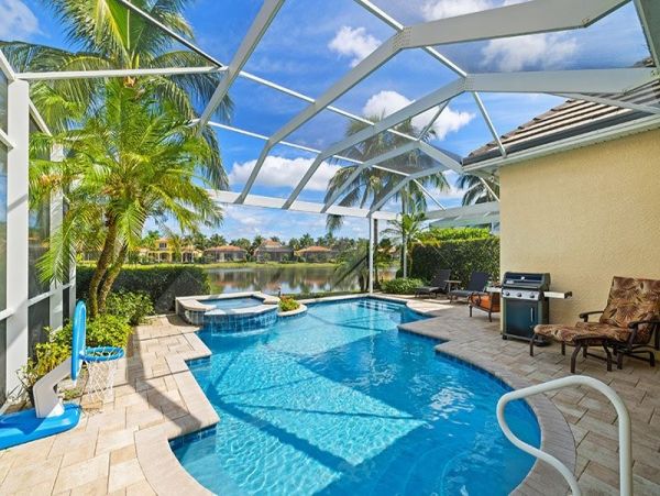 Naples Home 1019880