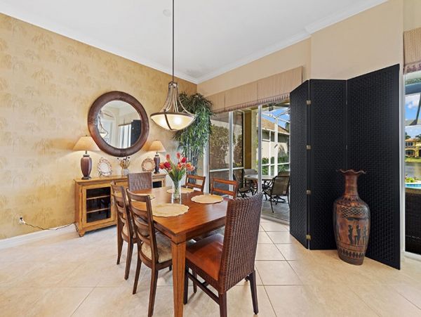 Naples Home 1019880