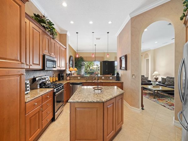 Naples Home 1019880