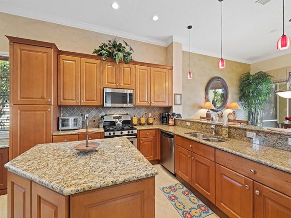 Naples Home 1019880