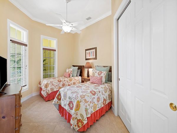Naples Home 1019880
