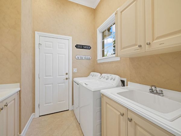 Naples Home 1019880