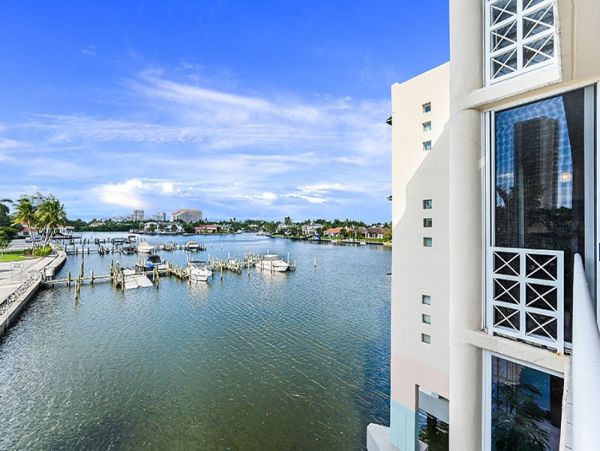 Naples Condo 1019881