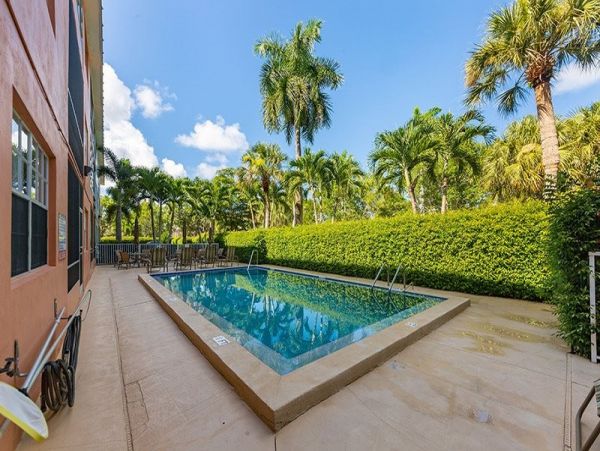 Naples Condo 1019884