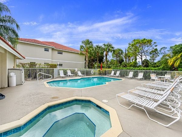 Naples Condo 1019889