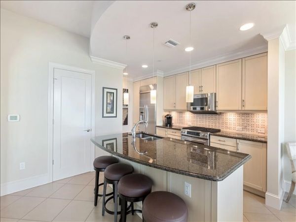 Naples Condo 1019891