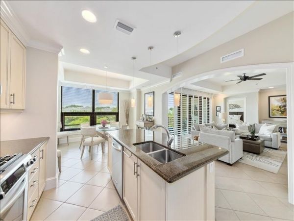 Naples Condo 1019891