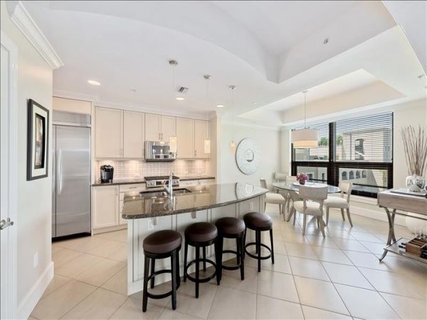Naples Condo 1019891