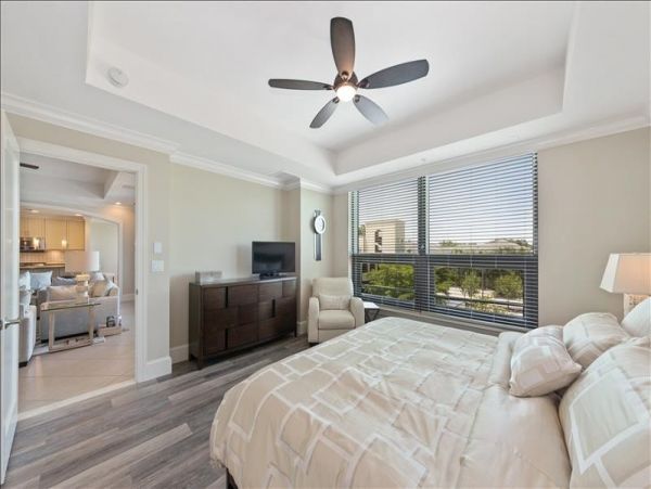 Naples Condo 1019891
