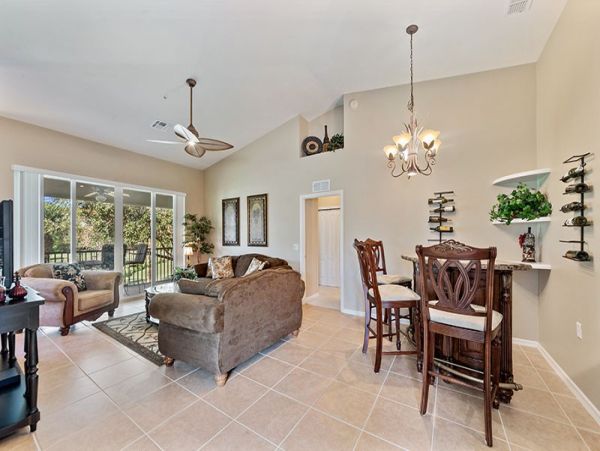 Naples Condo 1019893
