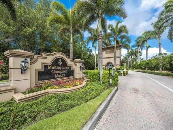 Naples Condo 1019895