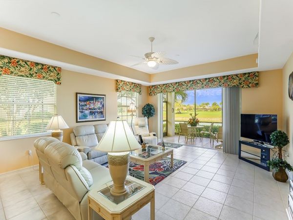 Naples Condo 1019895