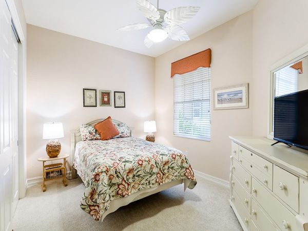 Naples Condo 1019895