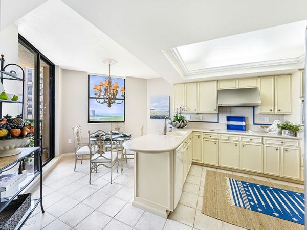 Naples Condo 1019897