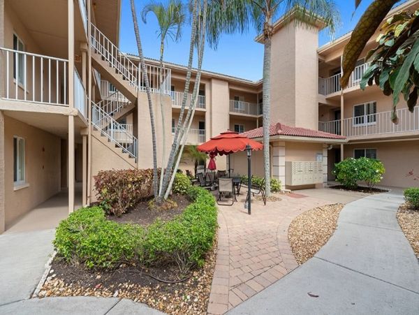 Naples Condo 1019898