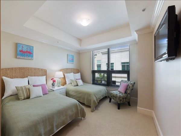 Naples Condo 1019903