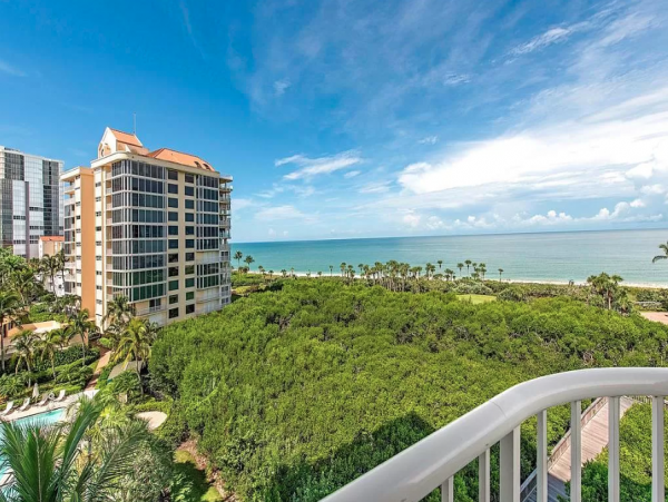 Charming Two Beachfront Vacation Condo with Great Amenities