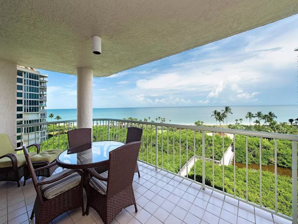 Charming Two Beachfront Vacation Condo with Great Amenities