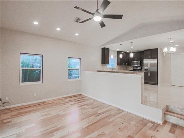 Naples Home 1019909