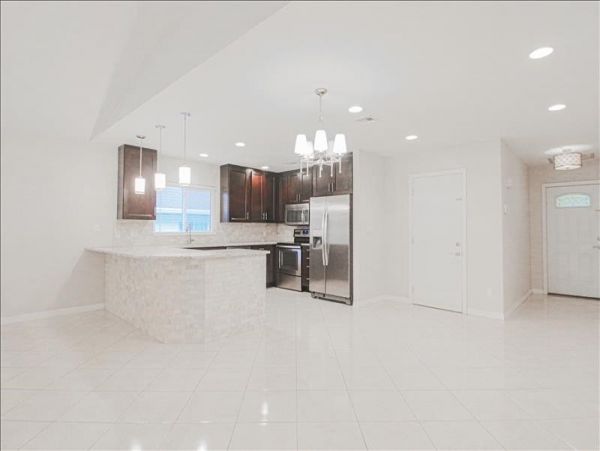 Naples Home 1019909