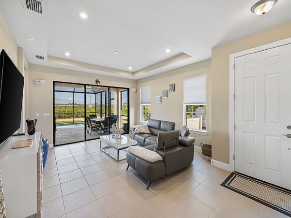 Naples Home 1019912