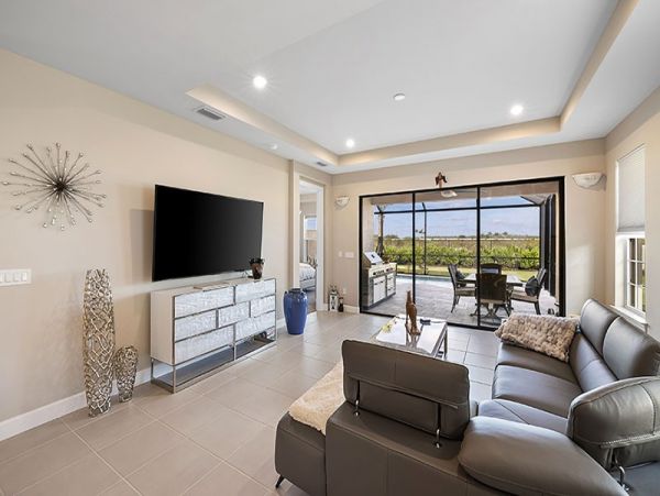 Naples Home 1019912