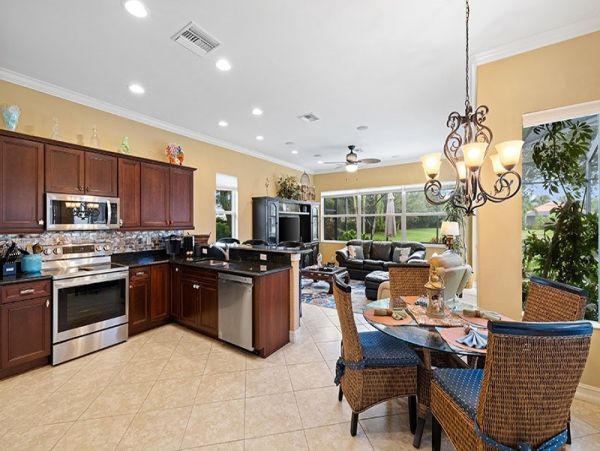 Naples Home 1019913