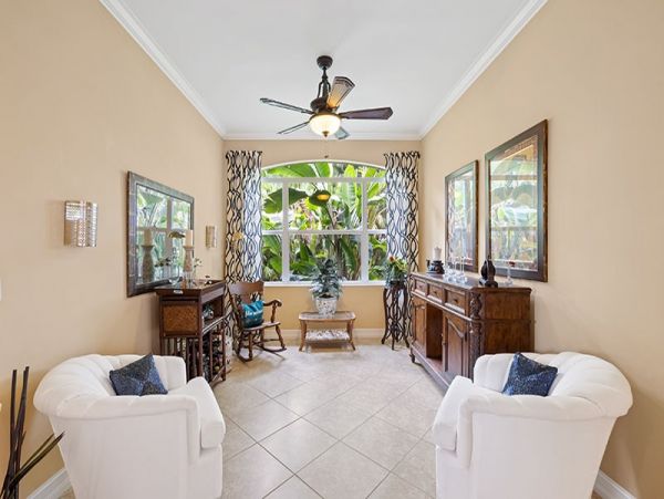 Naples Home 1019913