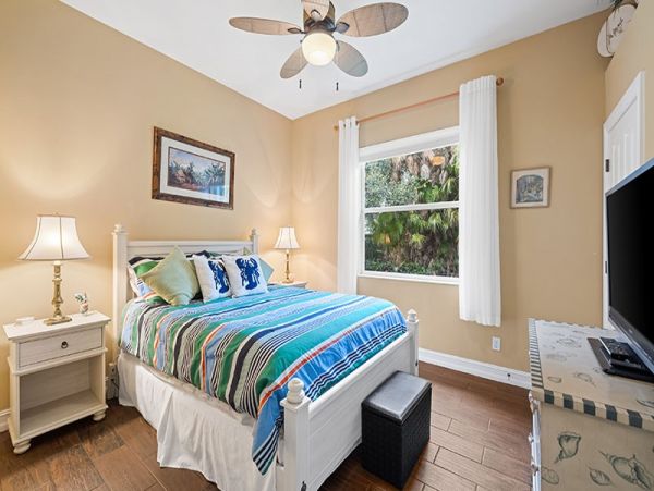 Naples Home 1019913