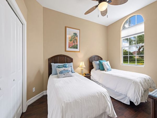 Naples Home 1019913