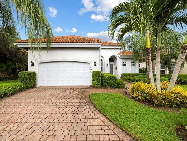 Naples Home 1019913