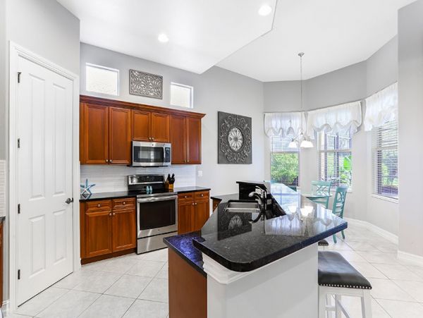 Naples Home 1019914