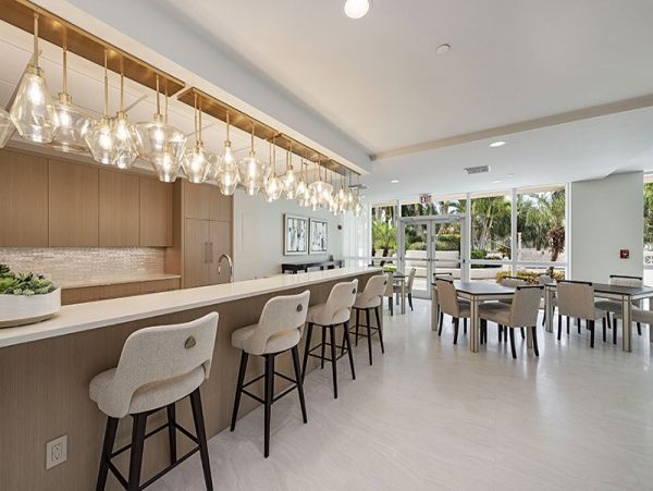 Naples Condo 1019915