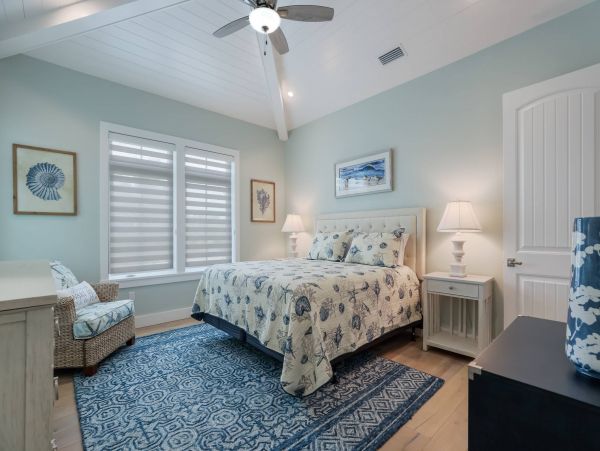 https://s3.us-east-2.amazonaws.com/emerald-kite-photos/1019967/larger/2507846/Anna_Maria_vacation_rental-4-thumb.jpeg
