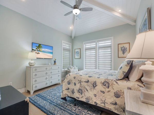 Anna Maria Vacation Home Four Bedroom Walk to Beach