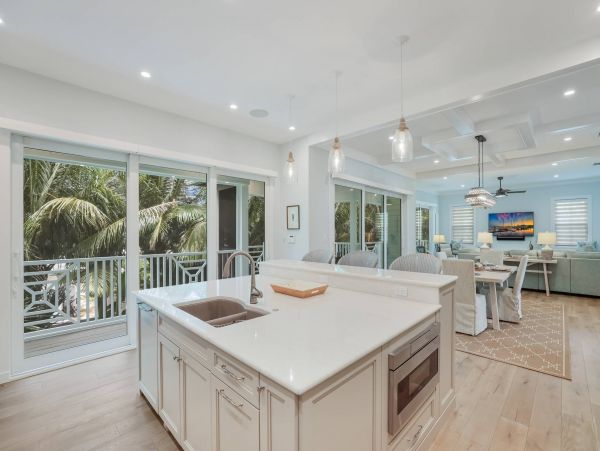 Anna Maria Vacation Home Four Bedroom Walk to Beach