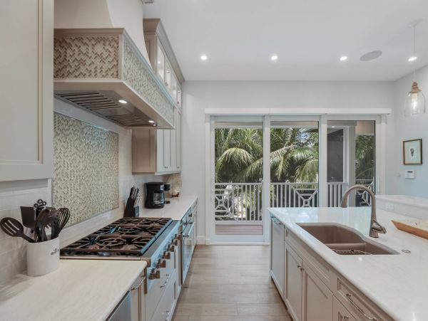 Anna Maria Vacation Home Four Bedroom Walk to Beach